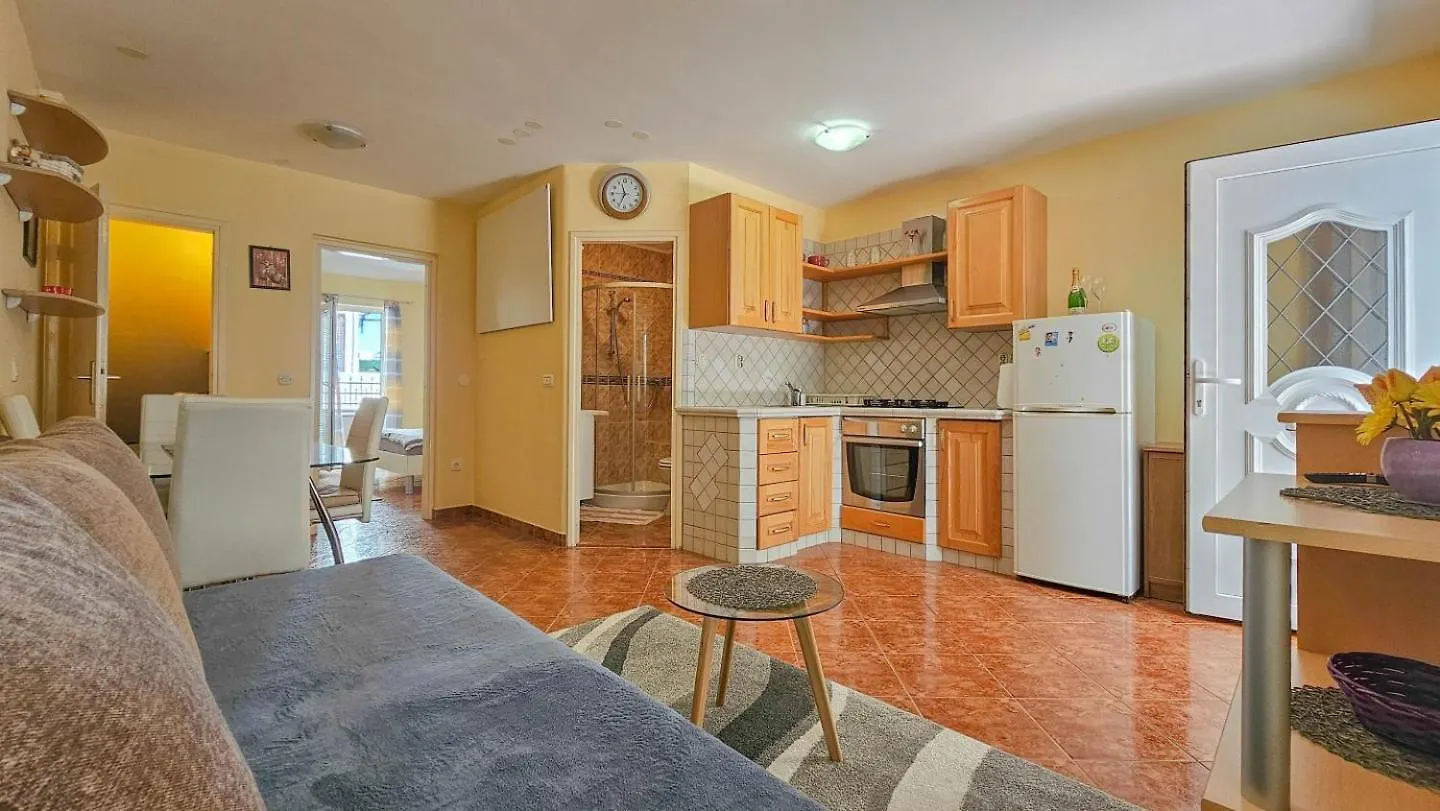 Domili Apartment Dajla 0*,  Croatia