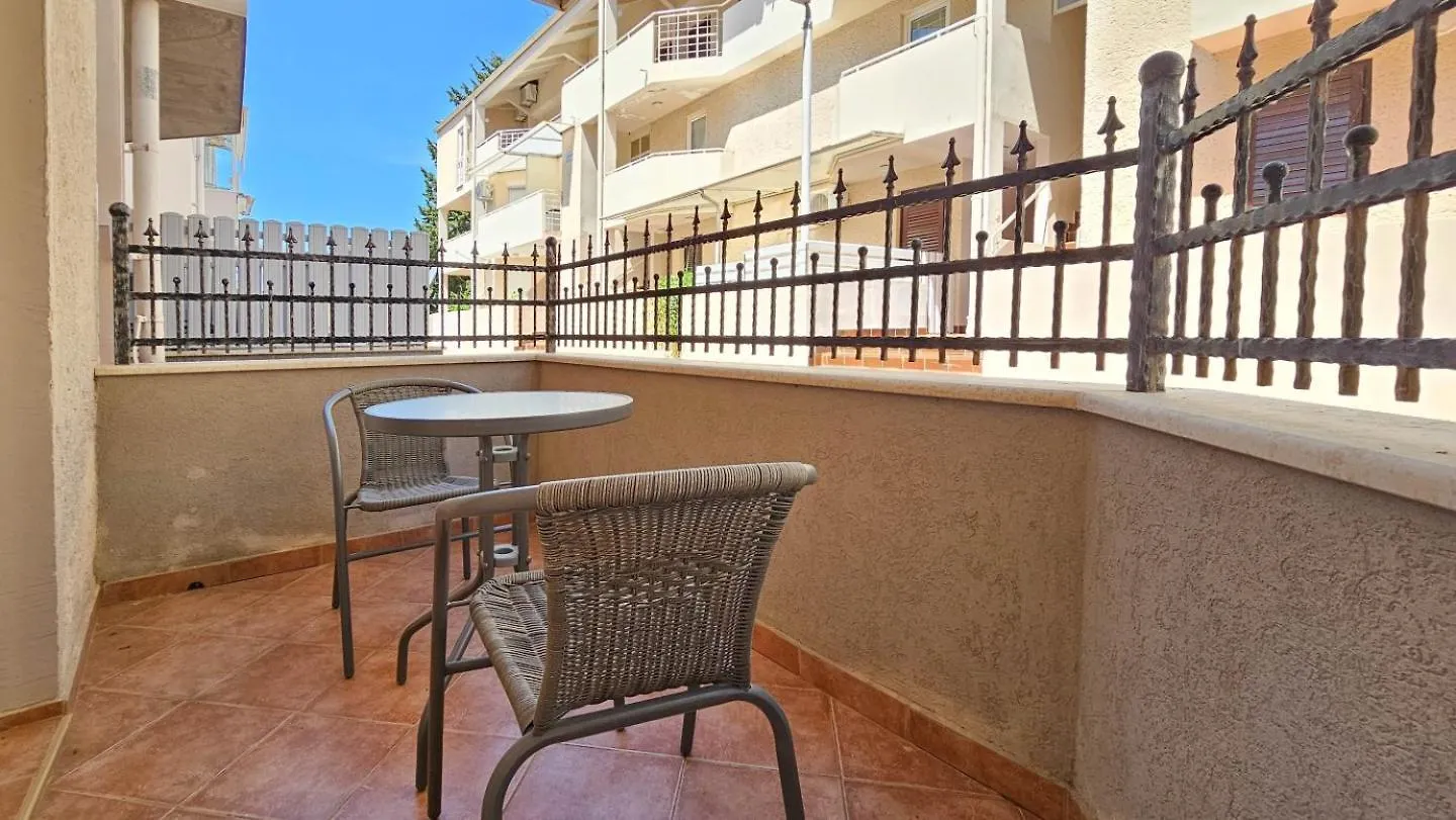 Domili Apartment Dajla 0*,